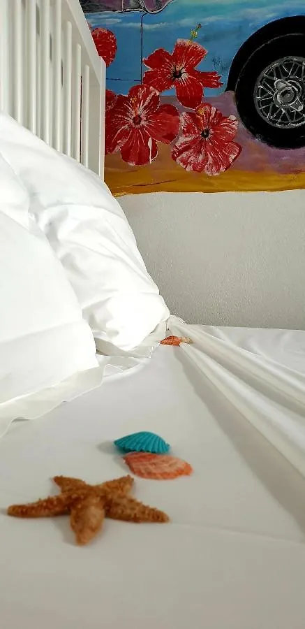 Ajuy Tortuga Houseアパートメント